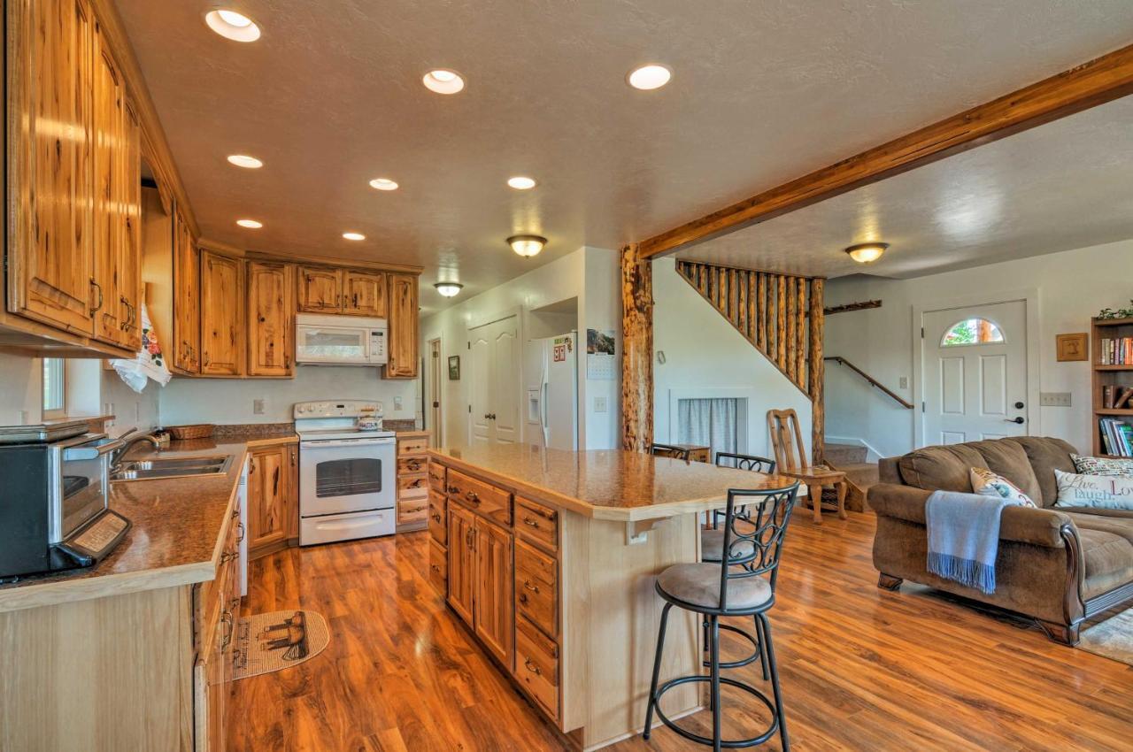 Cozy Henrieville Cabin 18 Mi To Bryce Canyon Np! Buitenkant foto