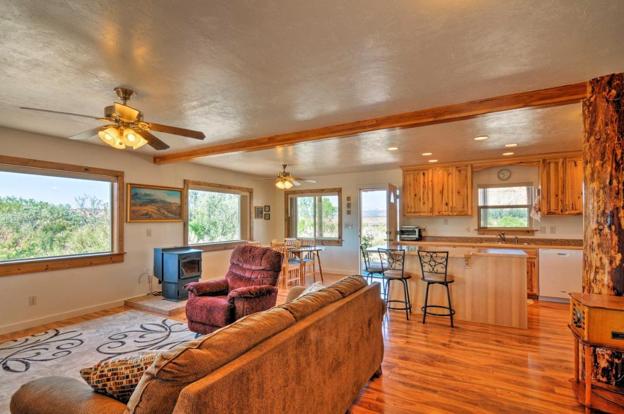 Cozy Henrieville Cabin 18 Mi To Bryce Canyon Np! Buitenkant foto