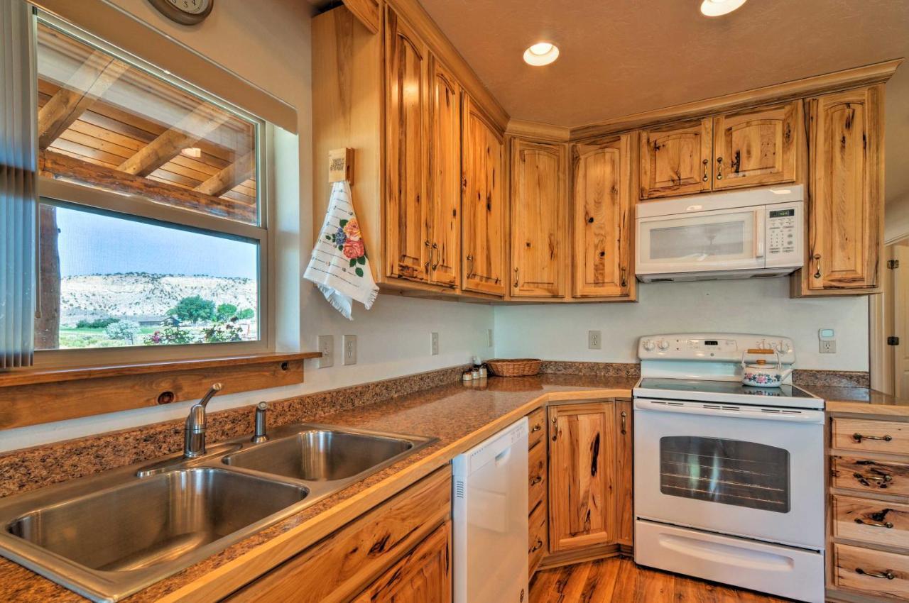 Cozy Henrieville Cabin 18 Mi To Bryce Canyon Np! Buitenkant foto