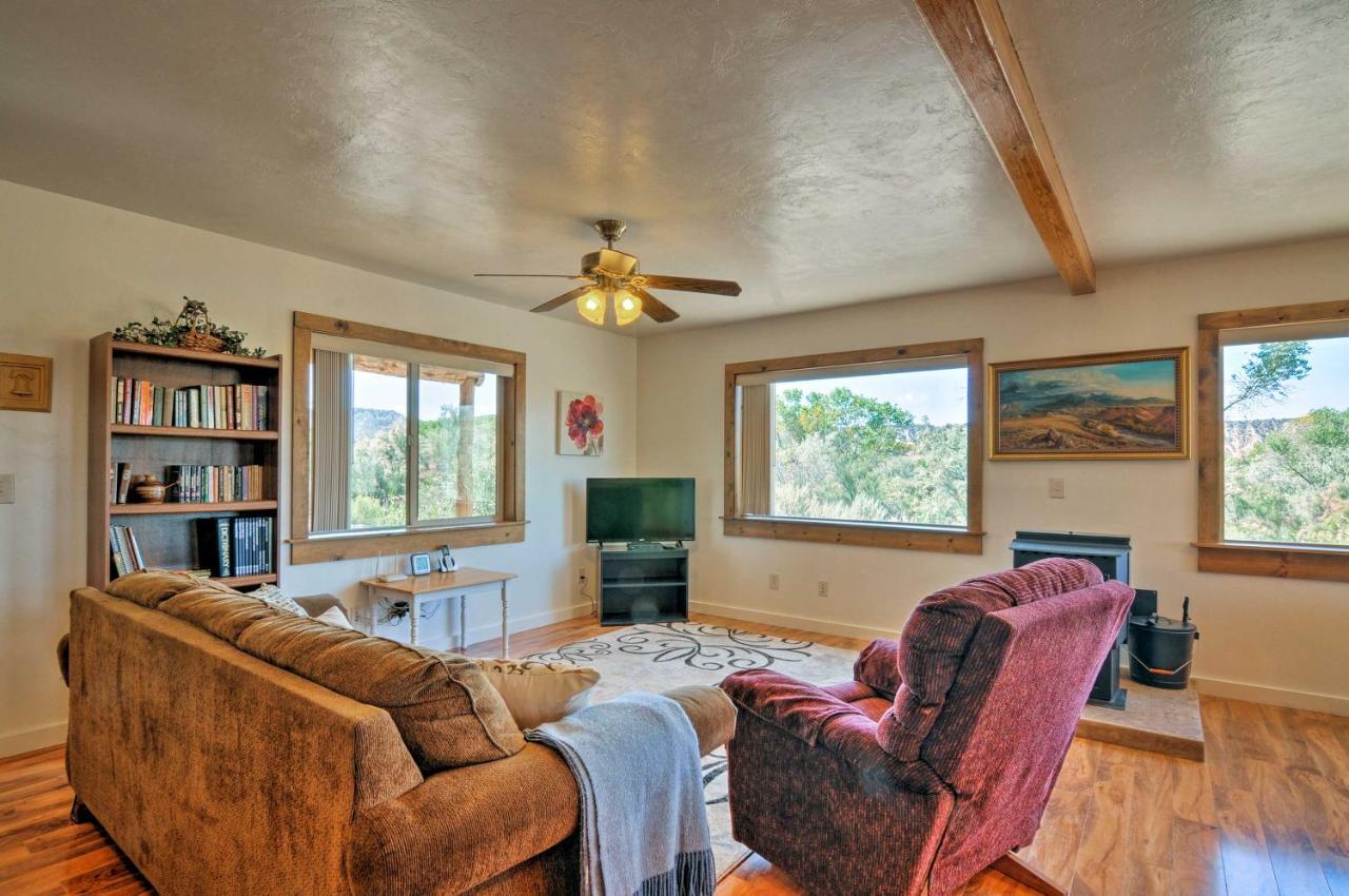 Cozy Henrieville Cabin 18 Mi To Bryce Canyon Np! Buitenkant foto